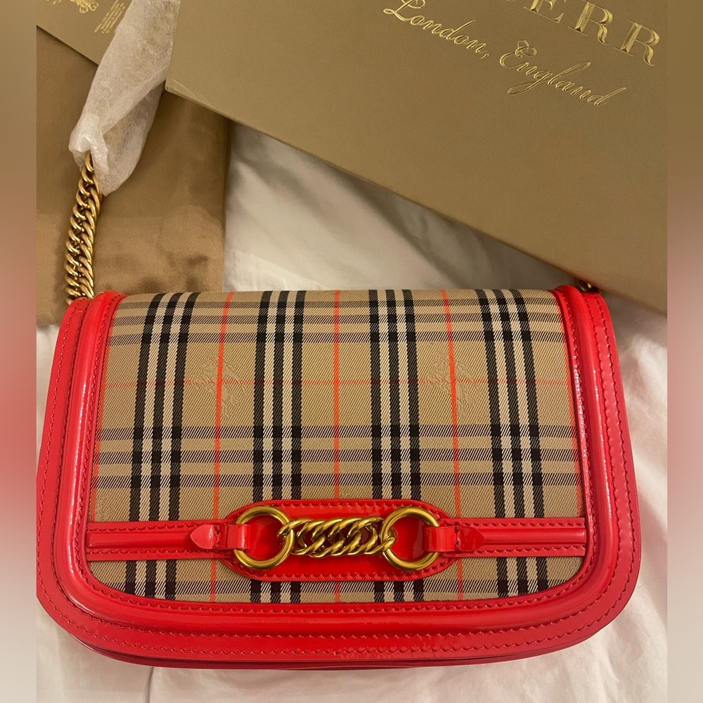 NWT - Burberry Patent 1983 Knight Check Link Shoulder Bag